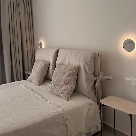 Tiffany Mare Vilă *