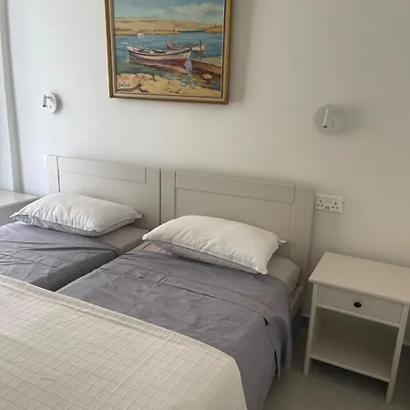 Tiffany Mare Vilă *