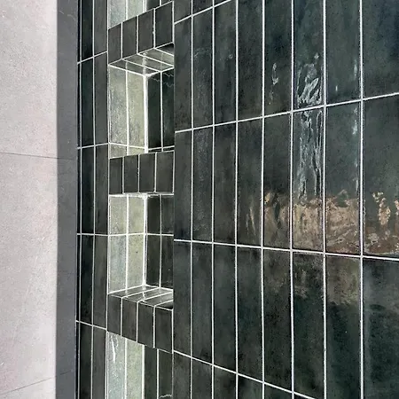 Tiffany Mare Vilă *