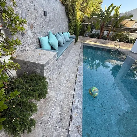 Tiffany Mare Villa