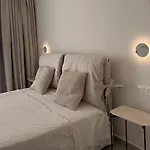 Tiffany Mare Vilă *