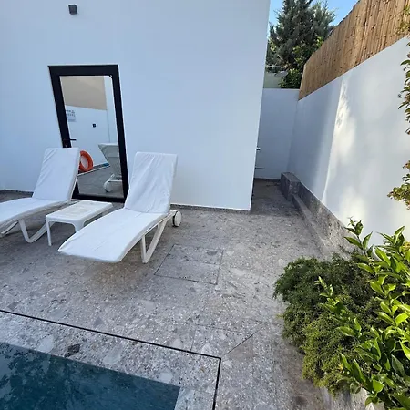 Tiffany Mare Αγία Νάπα